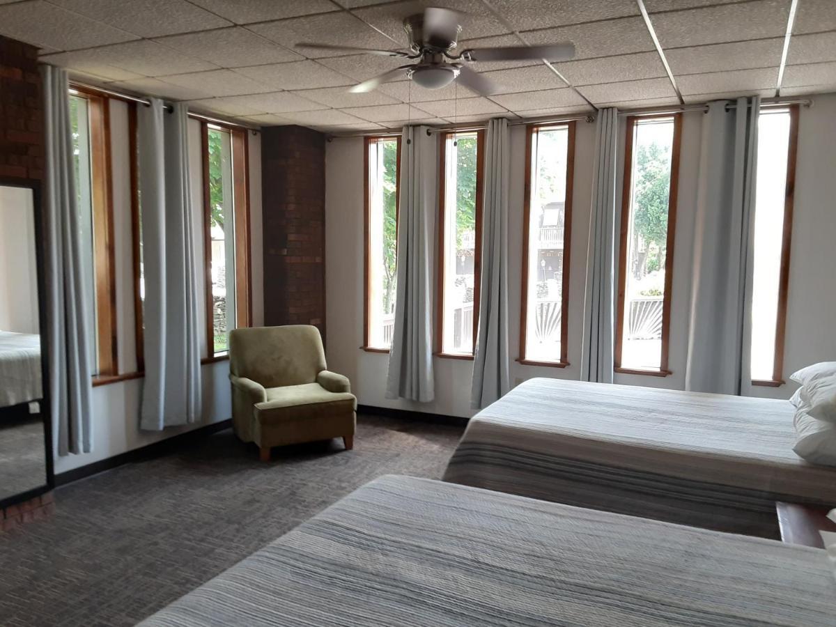 Mountain View Lodge Clifford 外观 照片